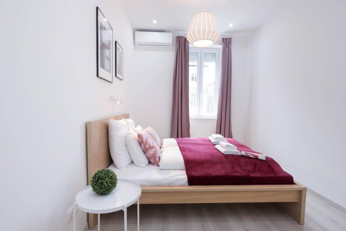 Trendy Central Apartment At Castle Budapeste Exterior foto