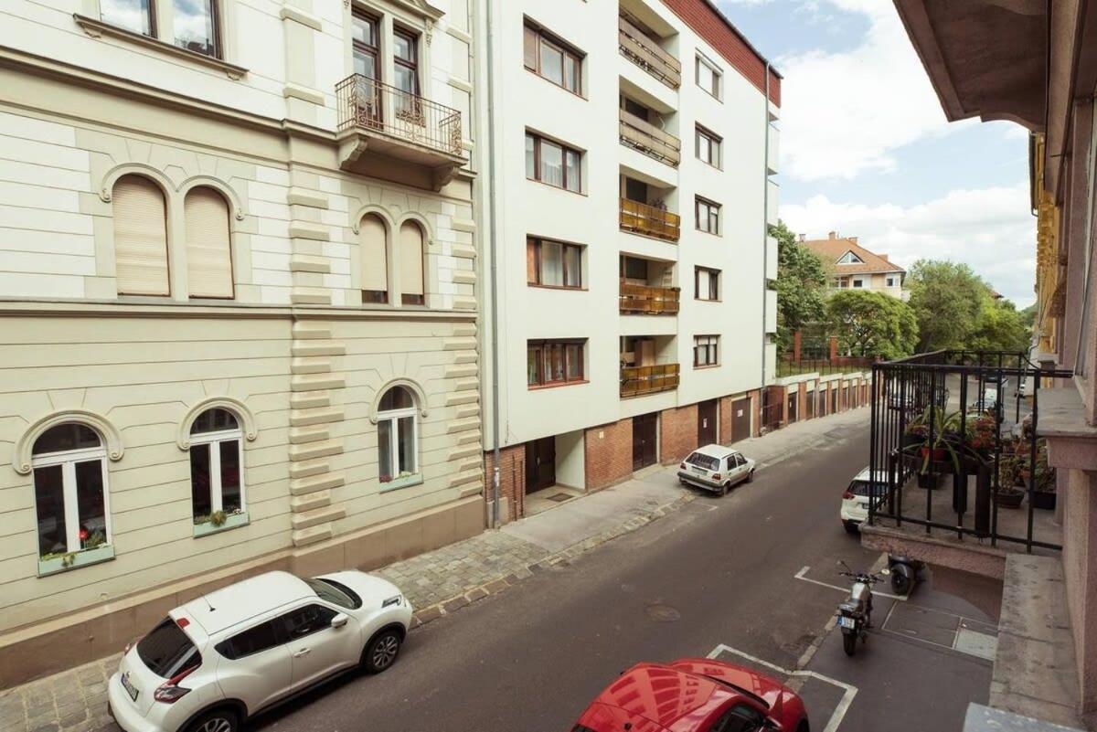 Trendy Central Apartment At Castle Budapeste Exterior foto