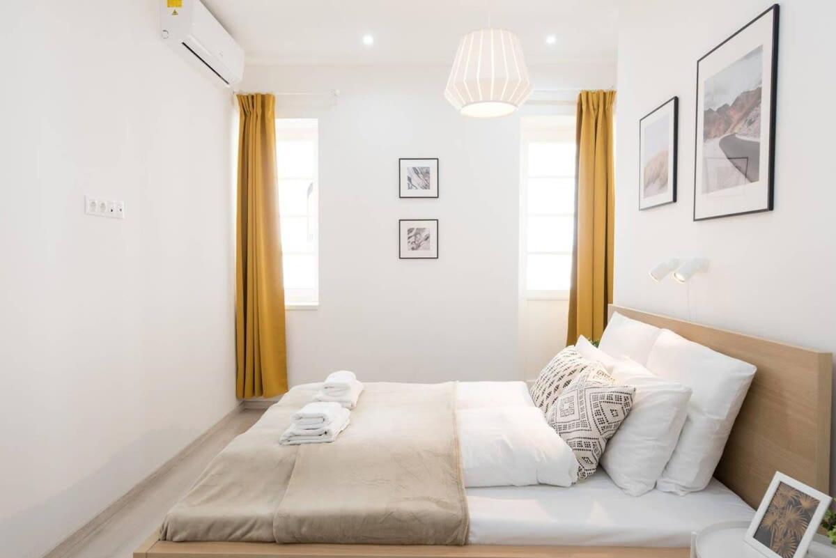 Trendy Central Apartment At Castle Budapeste Exterior foto
